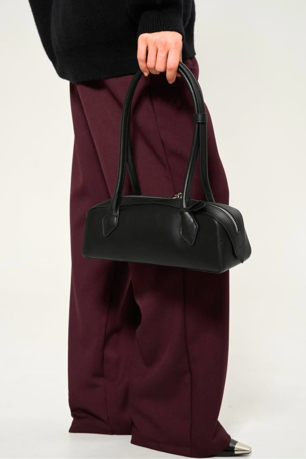 Ensara Noir – Elegant Vegan Handbag