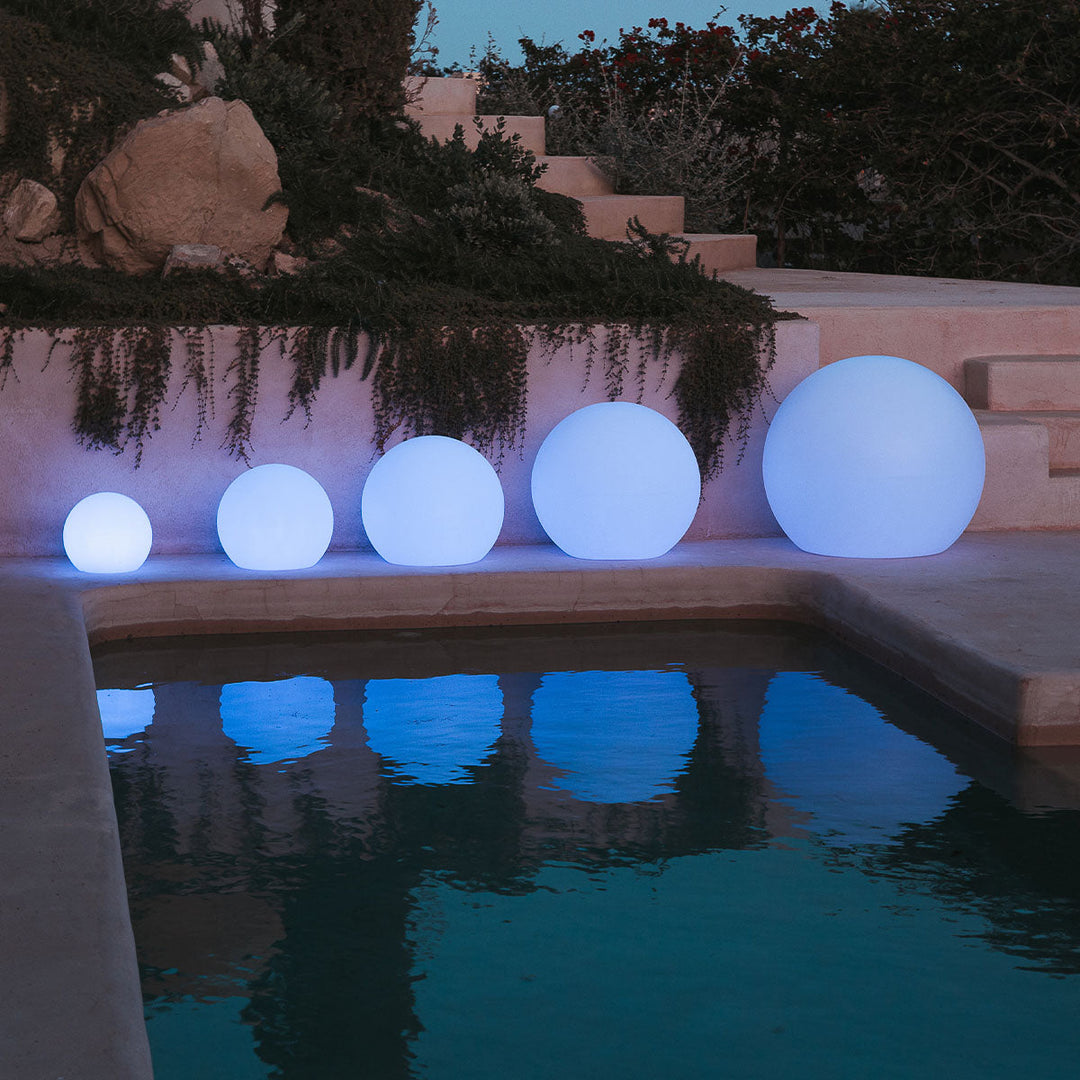 BULY Globe Light – for Garden, Pool &amp; Patio