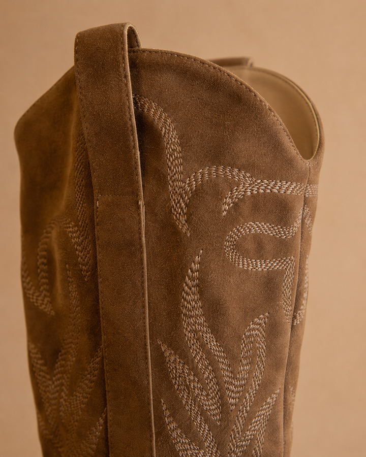 Bestickter Cowgirl-Stiefel „Samara“ – Detailansicht der Stickerei