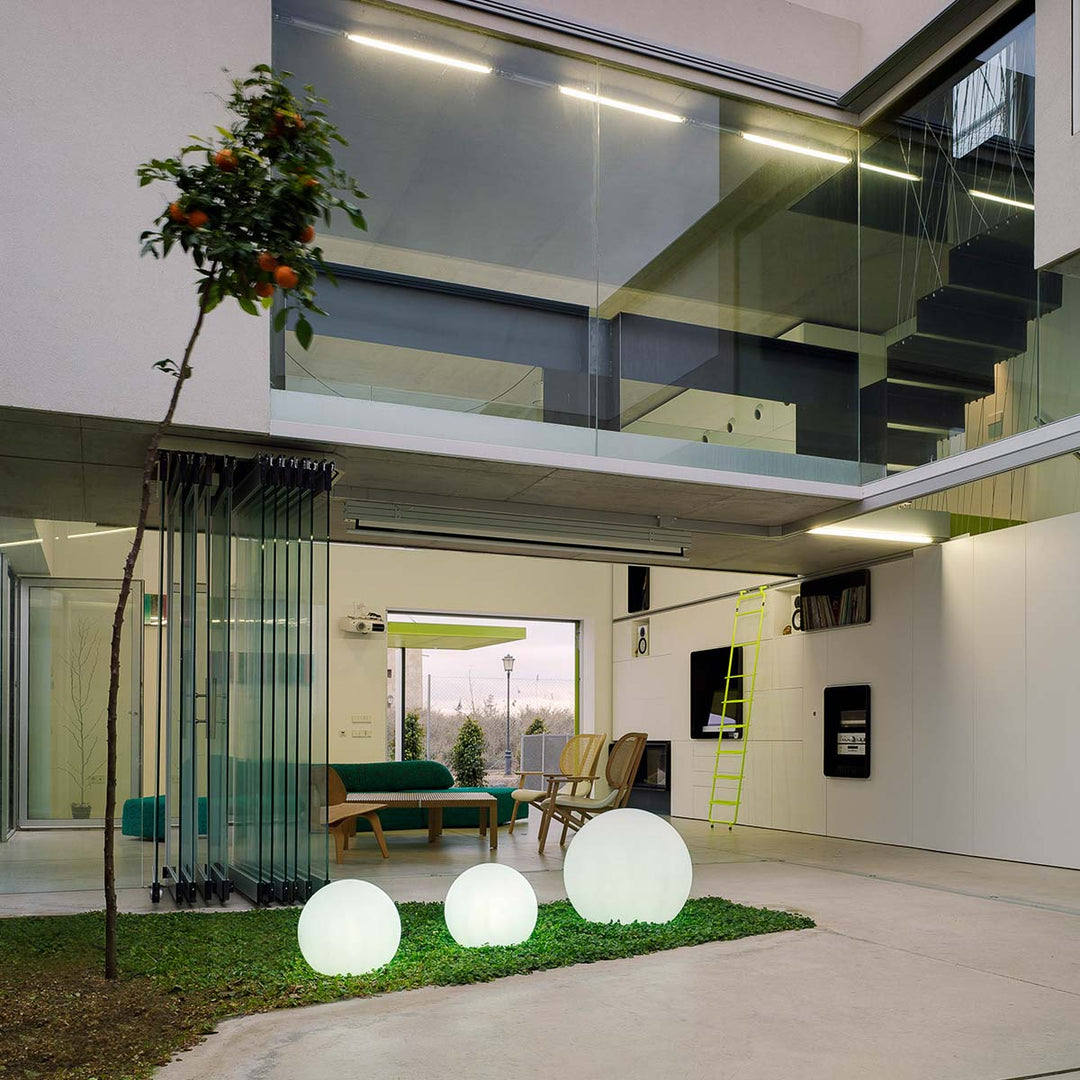 BULY Globe Light – for Garden, Pool &amp; Patio