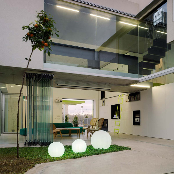 BULY Globe Light – for Garden, Pool &amp; Patio
