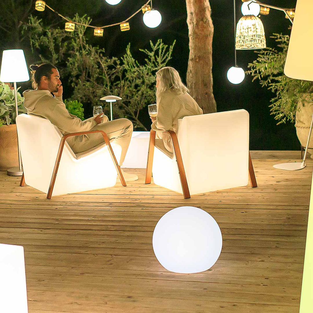 BULY Globe Light – for Garden, Pool &amp; Patio