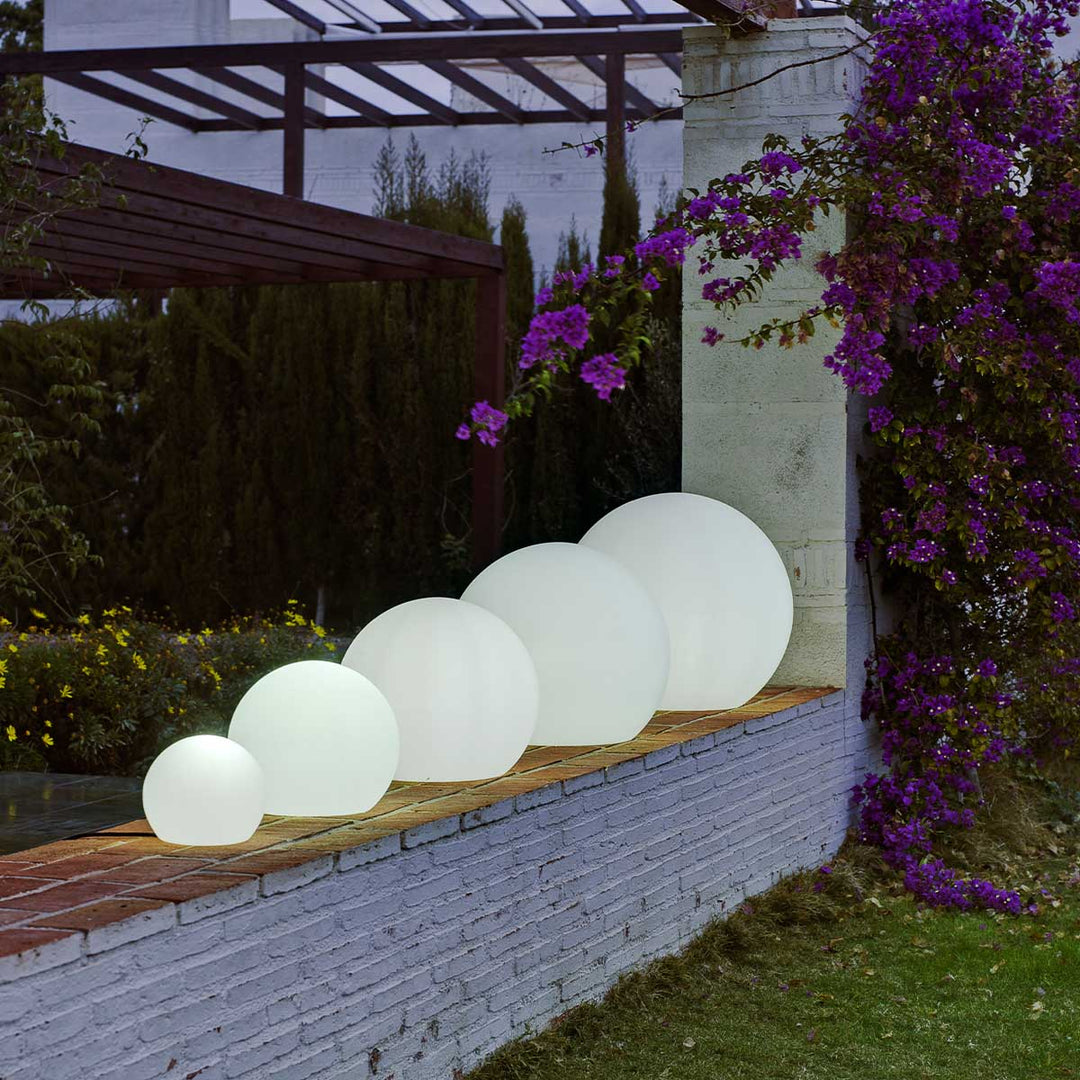 BULY Globe Light – for Garden, Pool &amp; Patio