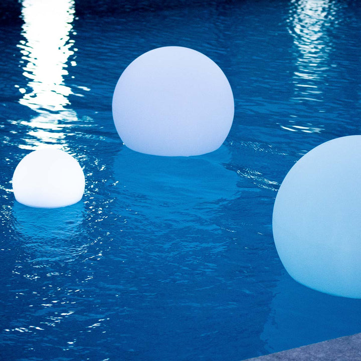 BULY Globe Light – for Garden, Pool &amp; Patio