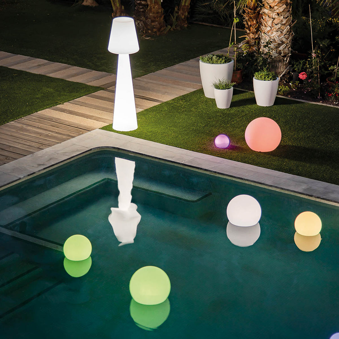 BULY Globe Light – for Garden, Pool &amp; Patio