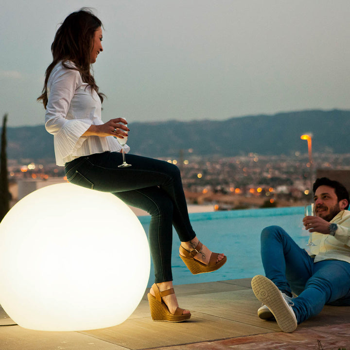 BULY Globe Light – for Garden, Pool &amp; Patio