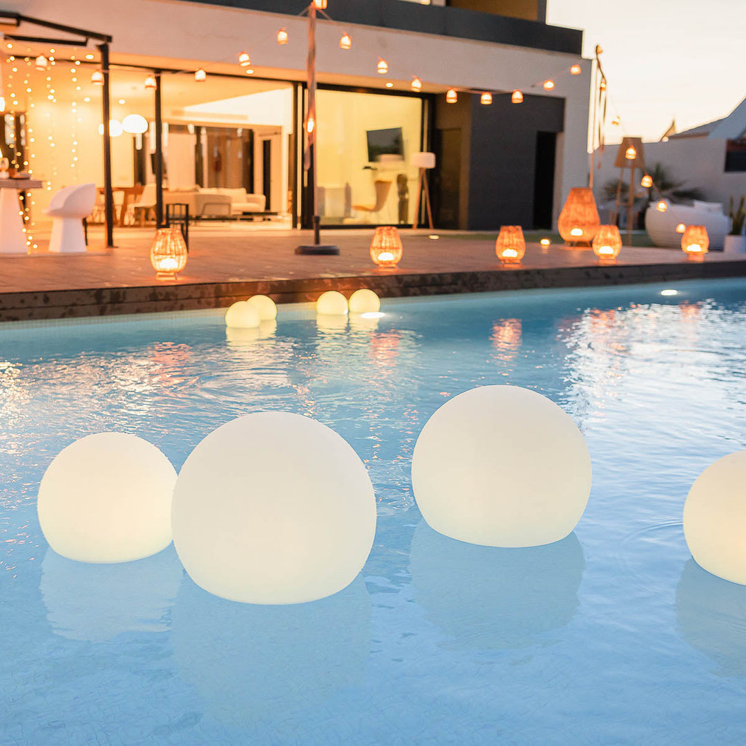 BULY Globe Light – for Garden, Pool &amp; Patio
