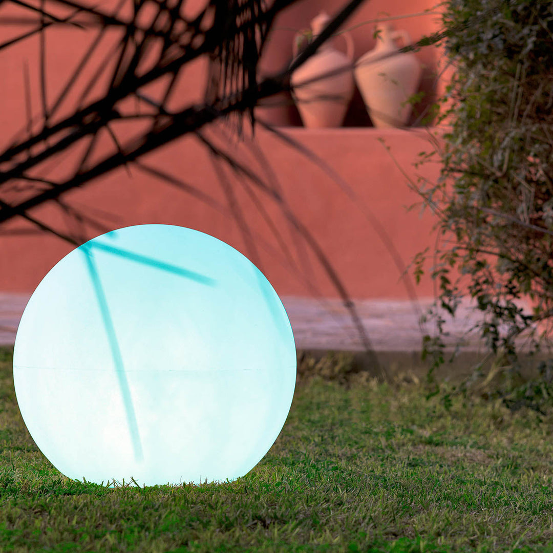 BULY Globe Light – for Garden, Pool &amp; Patio