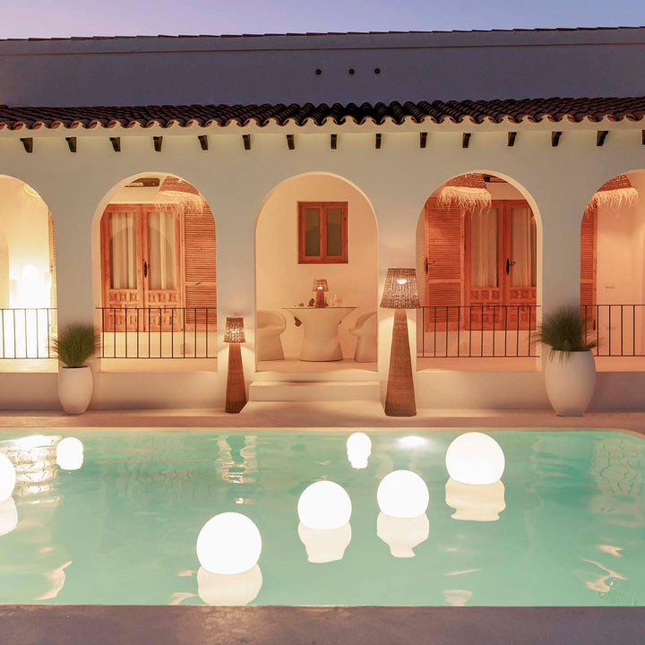BULY Globe Light – for Garden, Pool &amp; Patio