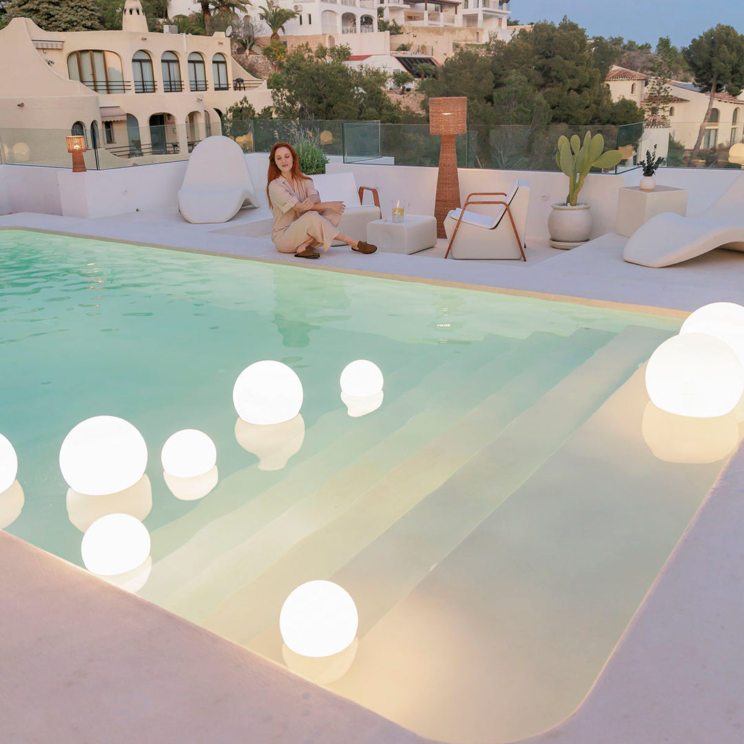 BULY Globe Light – for Garden, Pool &amp; Patio