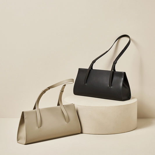 Elegante Schultertasche aus Leder in der Frontansicht